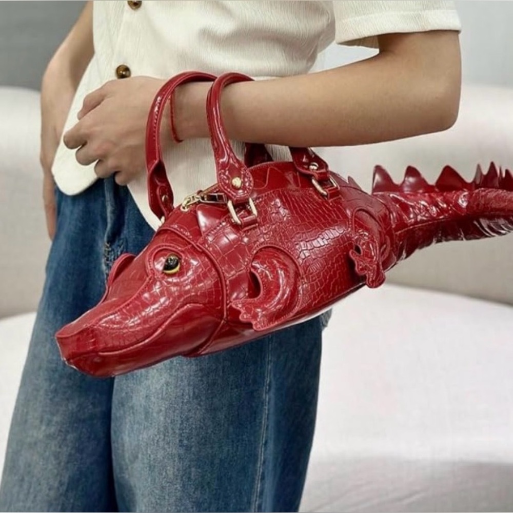❤️Red Crocodile Shaped Patent Leather Handbag w/strap Novelty Statement!